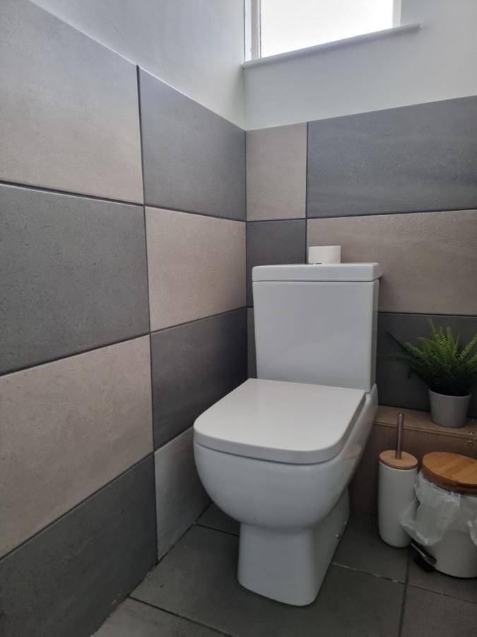 كينغستون أبون هول George Street Rooms الغرفة الصورة